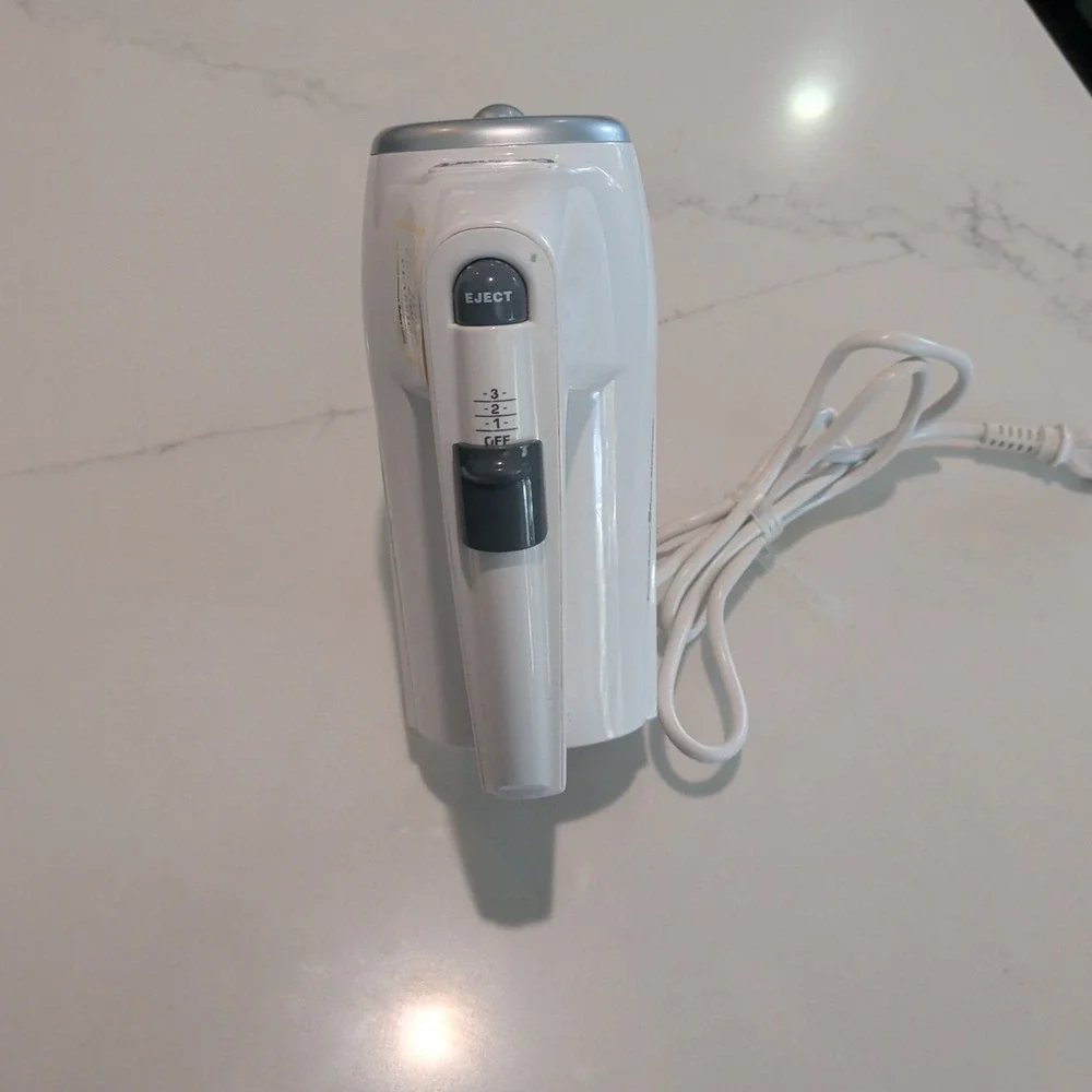Cuisinart PowerSelect 3-Speed Hand Mixer CHM-3  1 Sets of Beaters